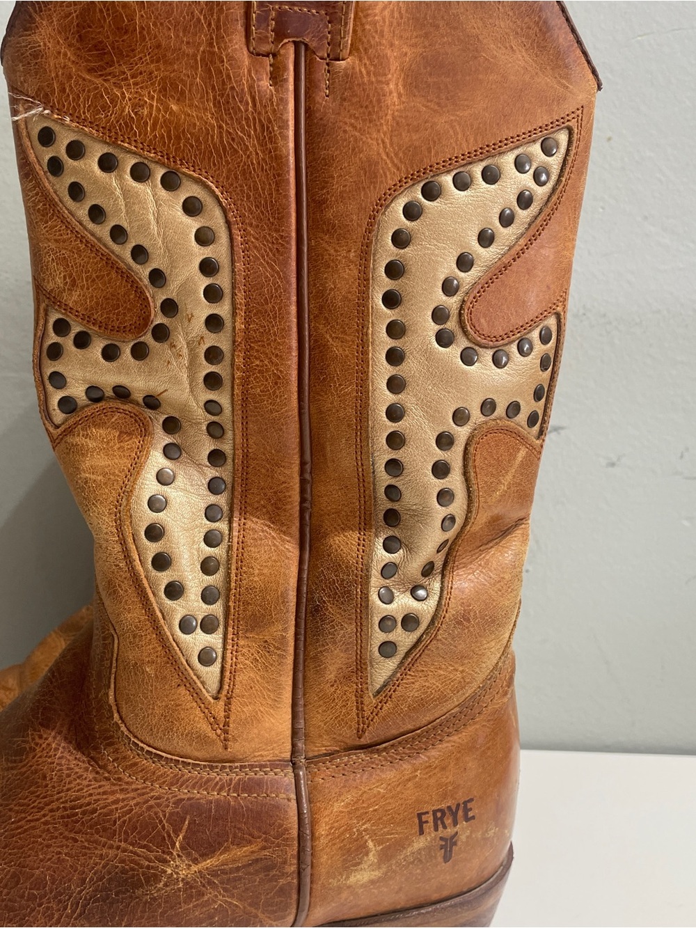 Women's 9M Frye Daisy Duke Tan Leather Studded Cowboy Boots 77786  Cowgirl - Picture 9 of 13